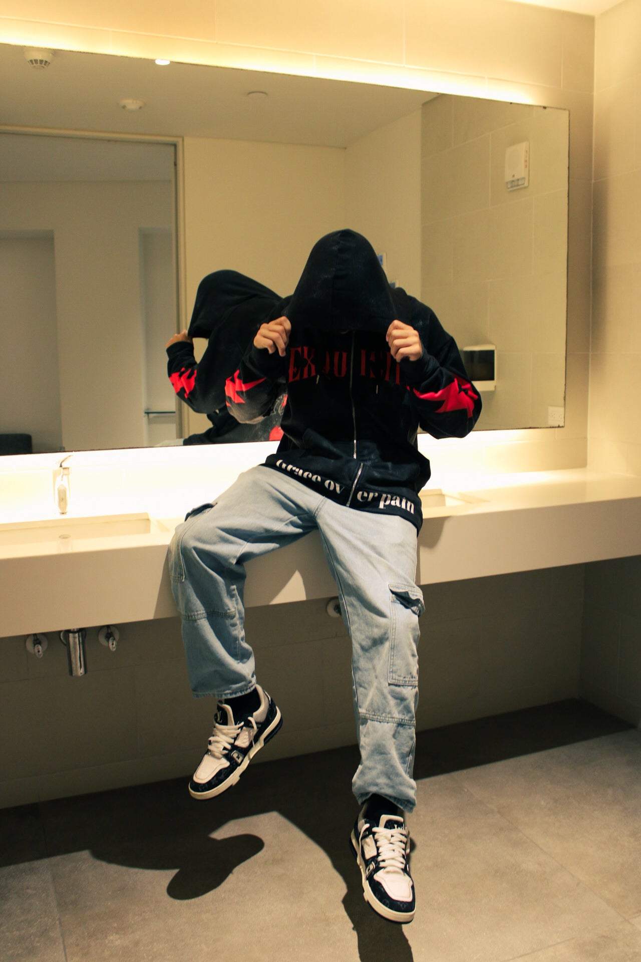 ZIONIC Hoodie – EXQUISITE (ZIP)